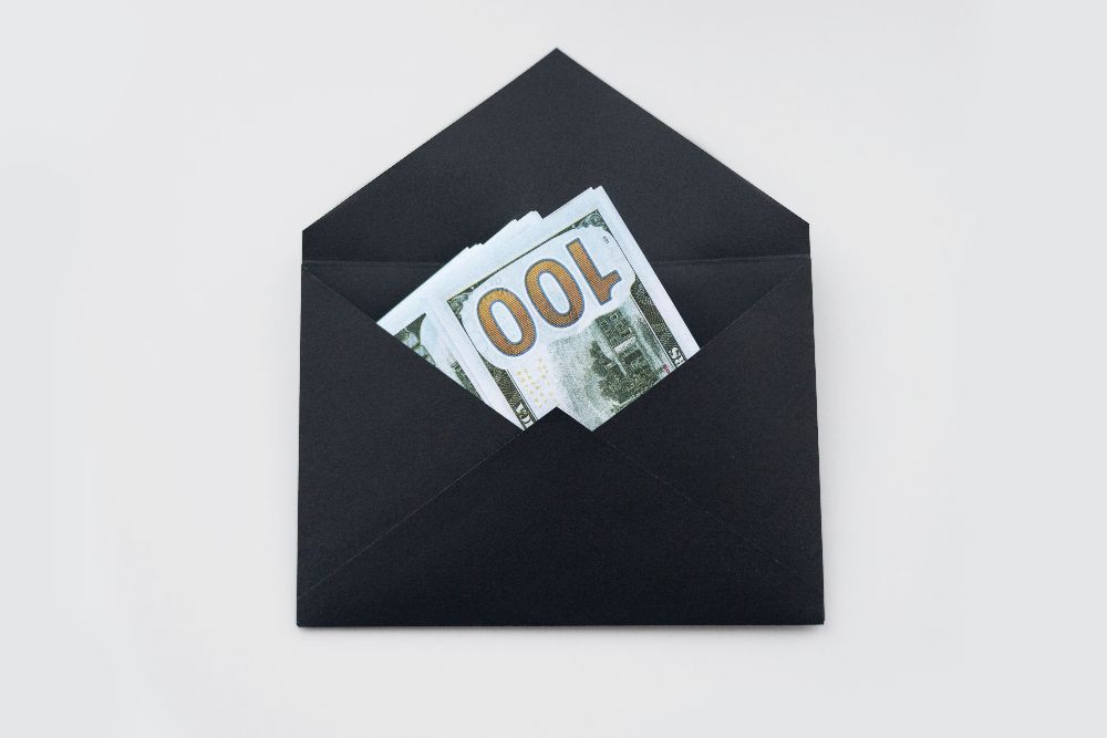 Can you send cash in the mail? an envelop with money 